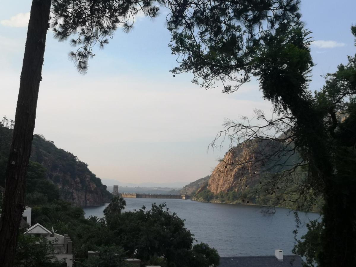 Metsing At Harties Hotel Hartbeespoort Buitenkant foto