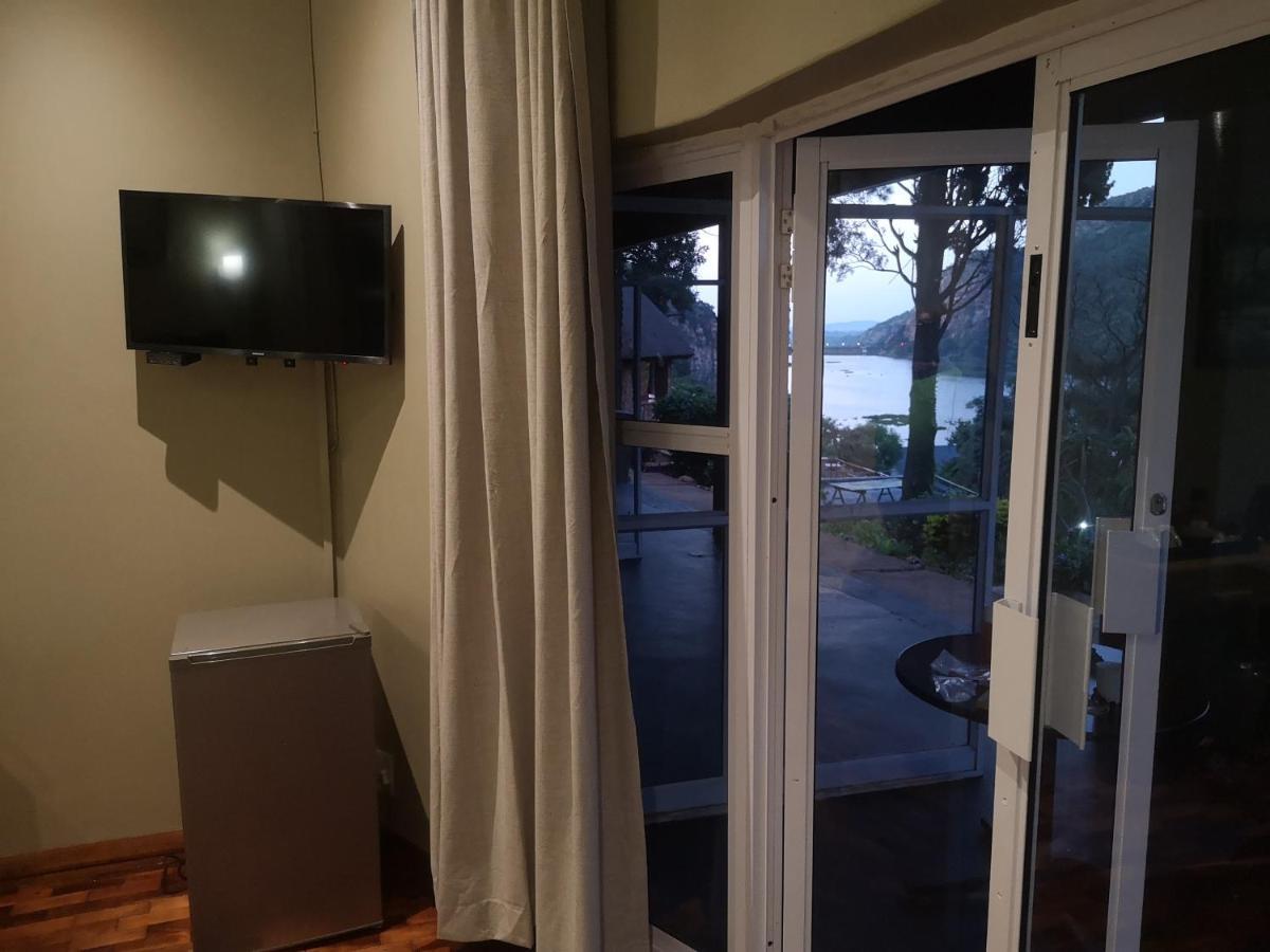 Metsing At Harties Hotel Hartbeespoort Buitenkant foto