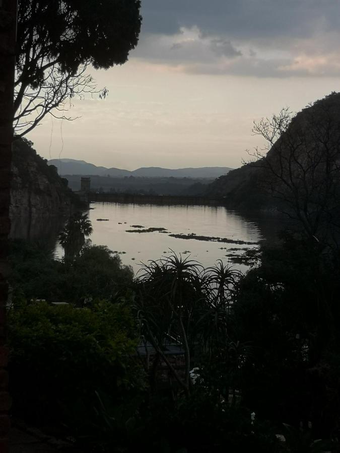 Metsing At Harties Hotel Hartbeespoort Buitenkant foto