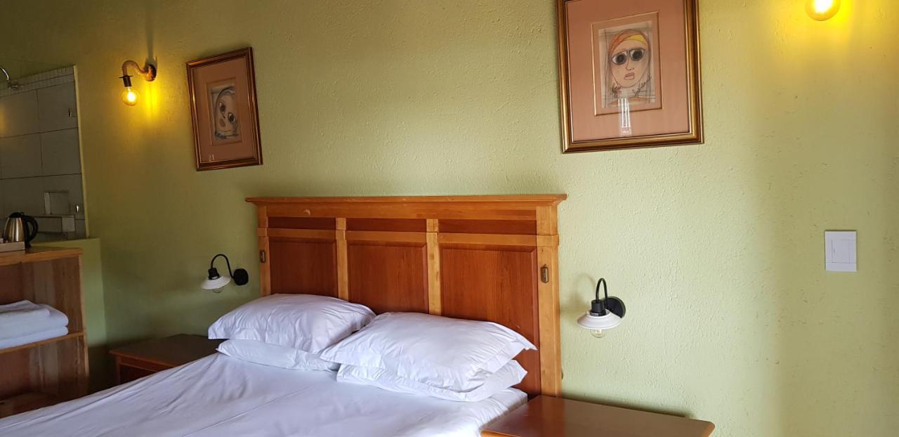 Metsing At Harties Hotel Hartbeespoort Buitenkant foto