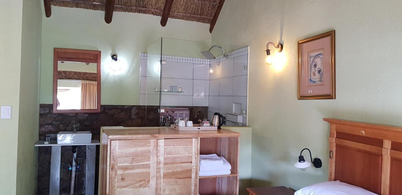 Metsing At Harties Hotel Hartbeespoort Buitenkant foto