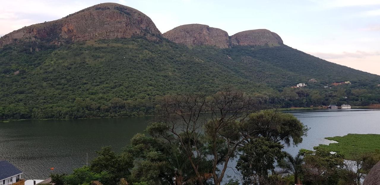 Metsing At Harties Hotel Hartbeespoort Buitenkant foto